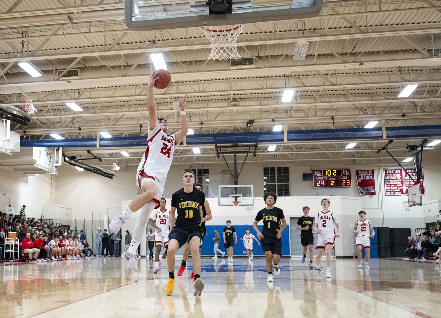 H.S. basketball: Vynce Carr carries Hampshire Regional boys past Smith Voc