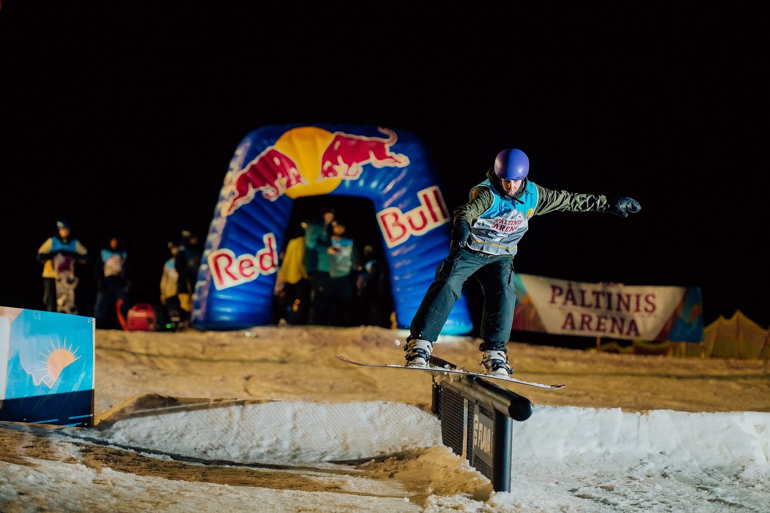Arena Jib 2025: Rideri de excepție și spectacol pe nocturna de la Păltiniș Arena