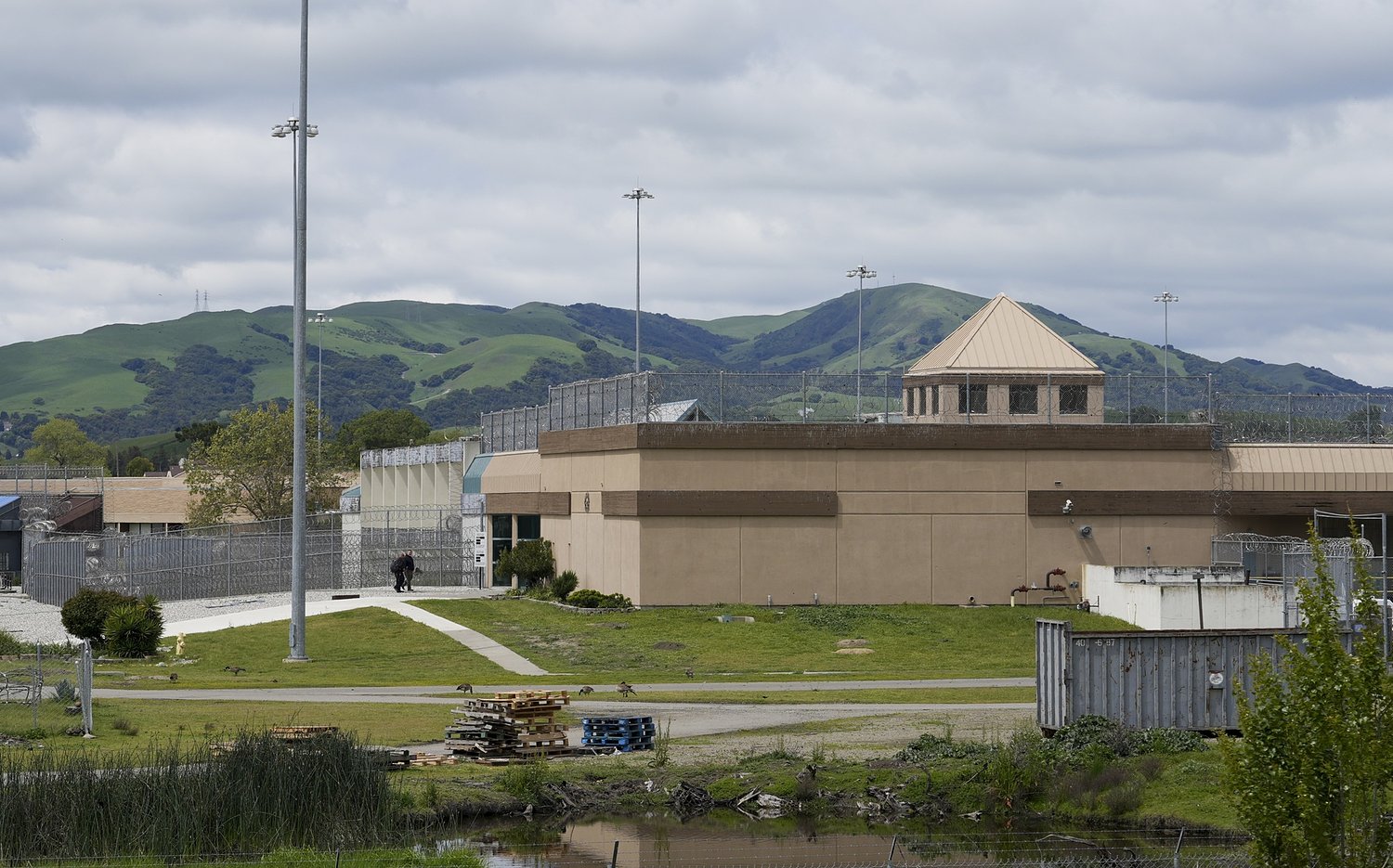 ICE Wants to Reopen the Crumbling Federal Prison Dubbed ‘Rape Club’