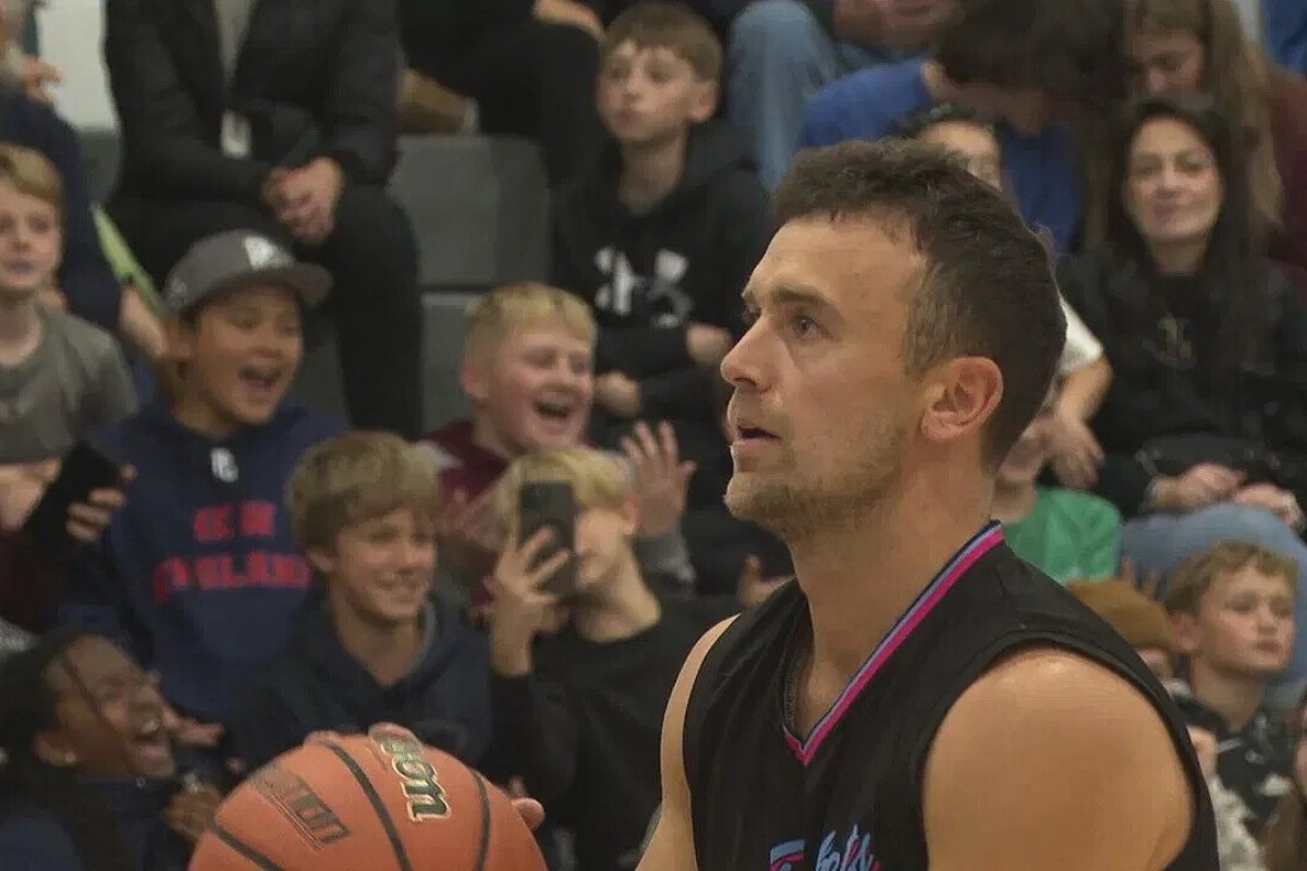 Saco teacher captures his 3rd Guinness World Record