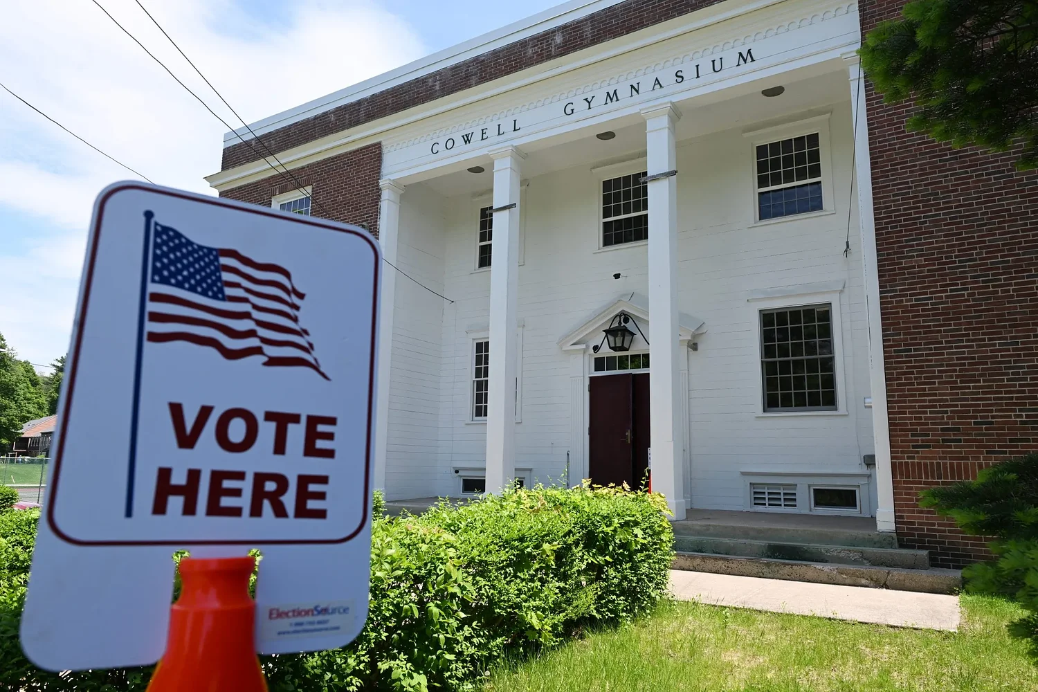 Shelburne elects new moderator