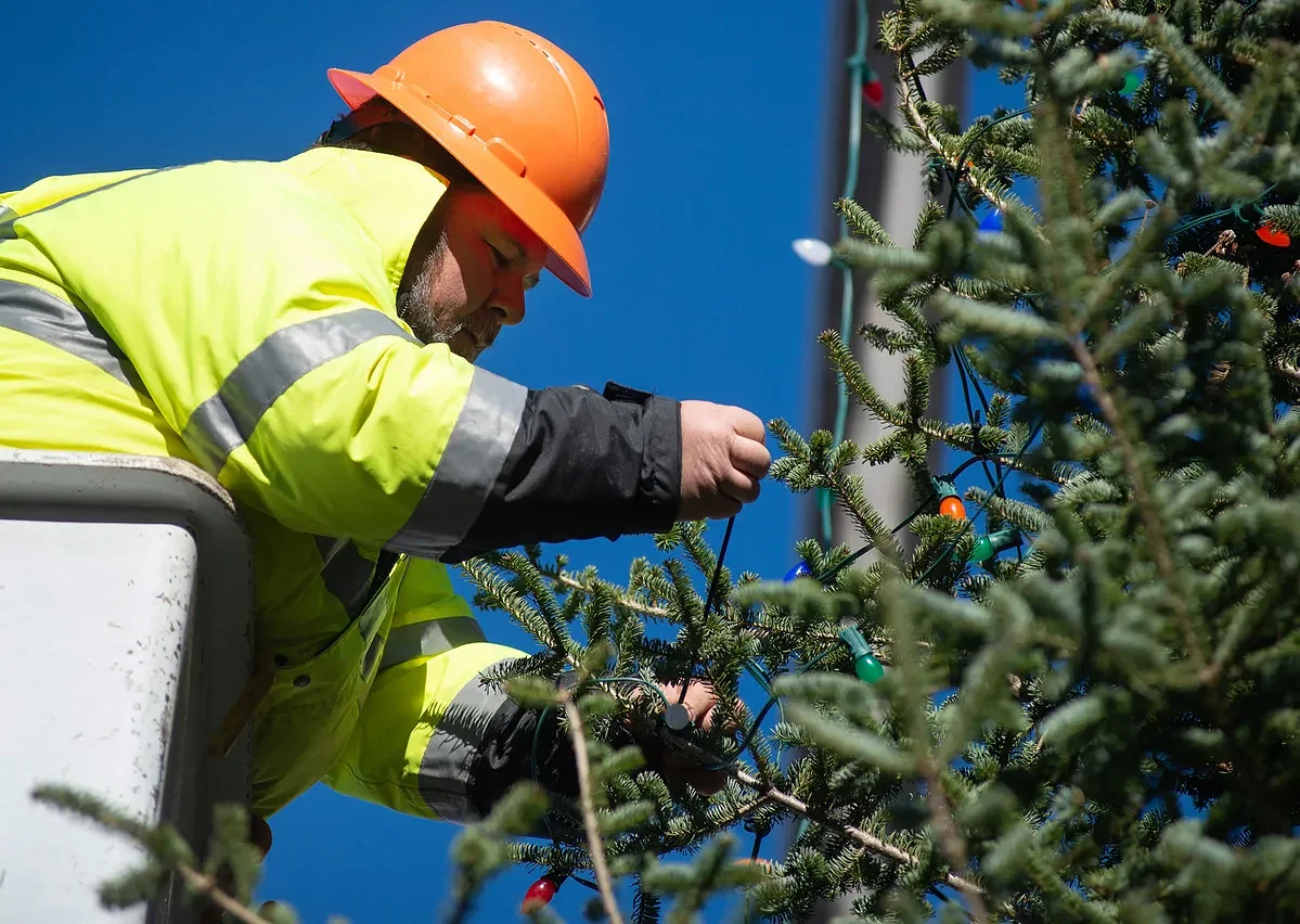 Beware of these fire hazards with your holiday decor