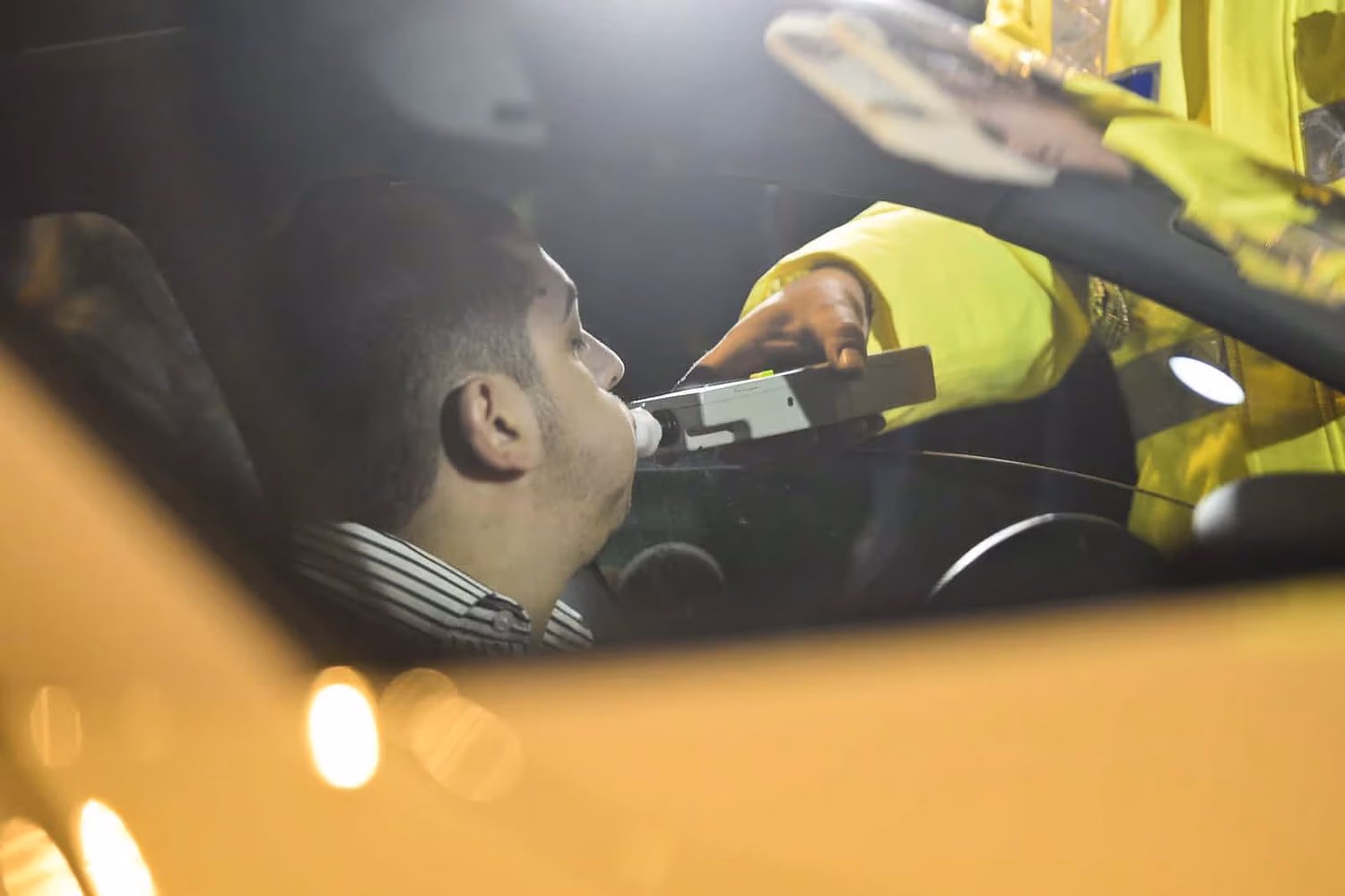 Noapte cu surprize la Tălmaciu: localnic prins la volan, beat criță