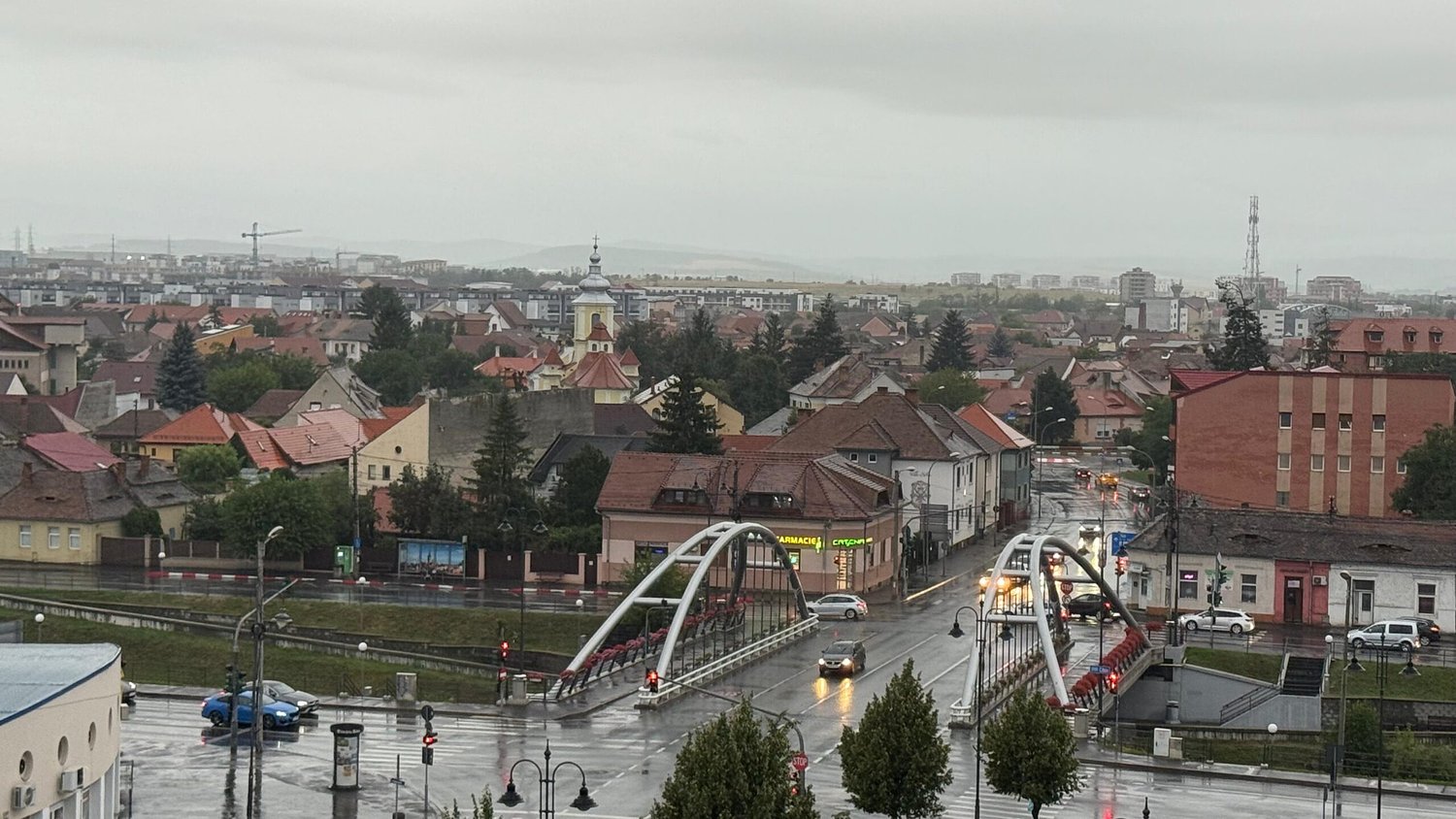 Vremea pe 2 săptămâni: Soare puțin spre deloc, ploi și frig