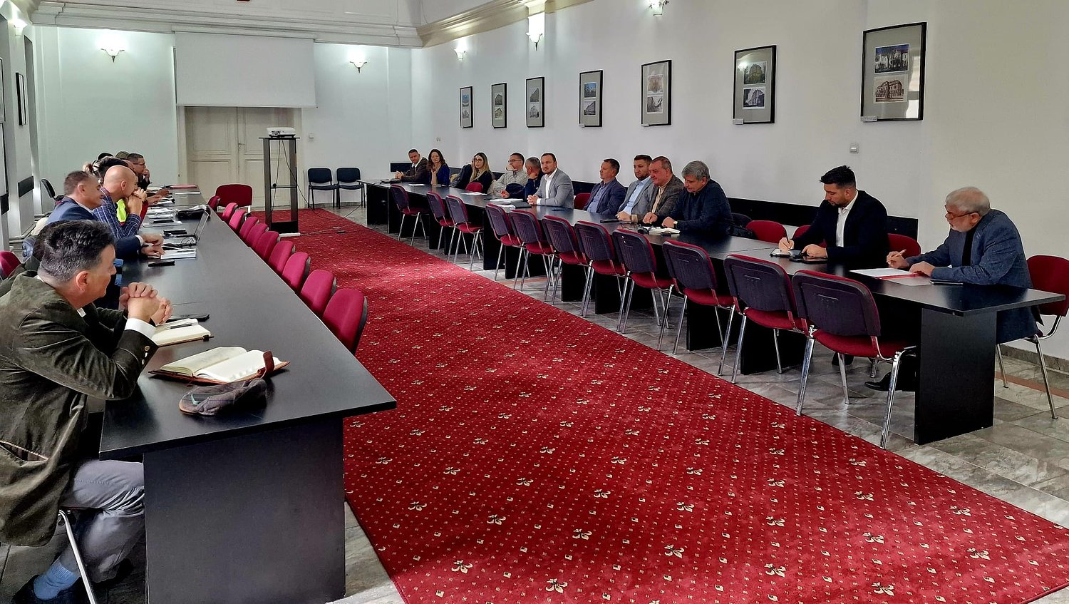 Problemele din Păltiniș, discutate la Prefectură: se caută soluții reale, nu doar promisiuni / foto