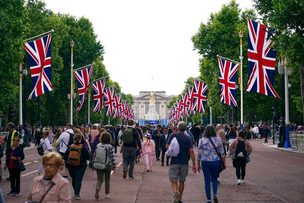 47th president backs U.S. entry into British Commonwealth, raising alarm over legacy of American independence and slave trade