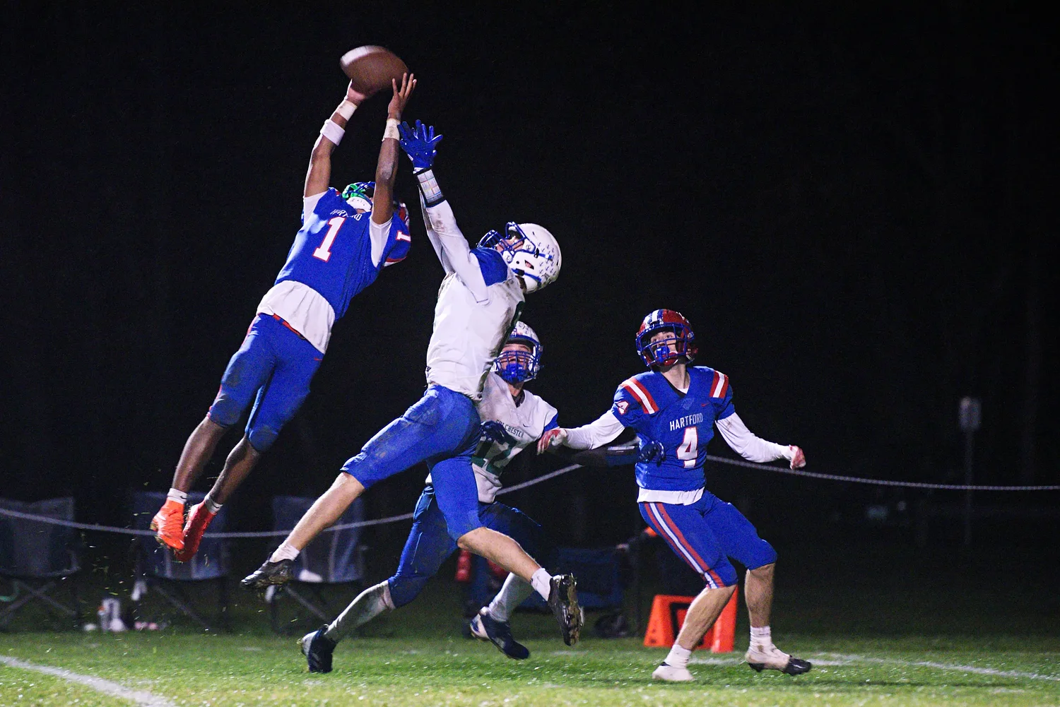 Late touchdown seals victory for undefeated Hartford Hurricanes in regular season finale