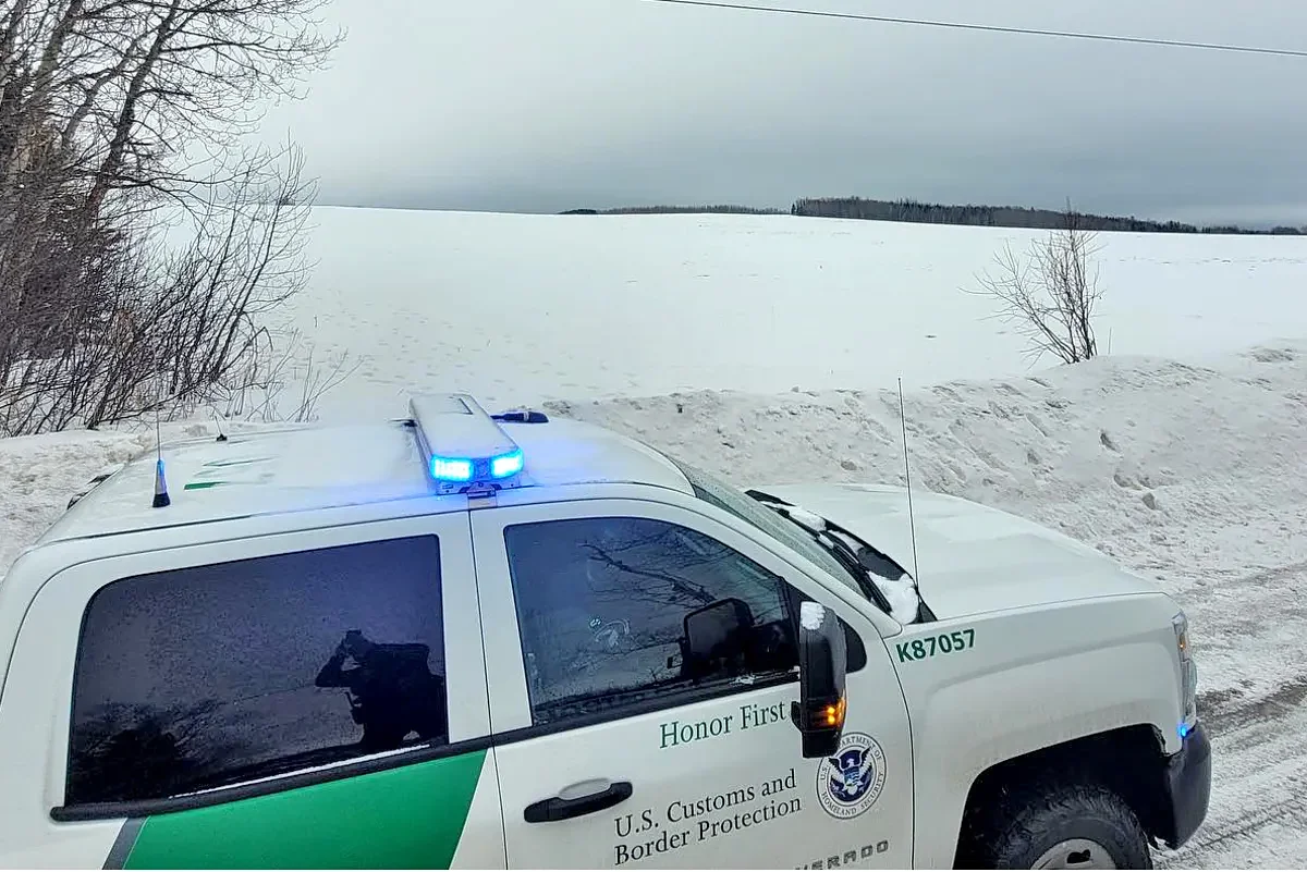 Texts appear to show Maine Border Patrol agent bragging about shooting a woman in Chicago