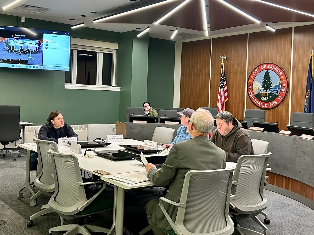Councilor didn’t violate Bangor ethics code by helping colleague get signatures, board says