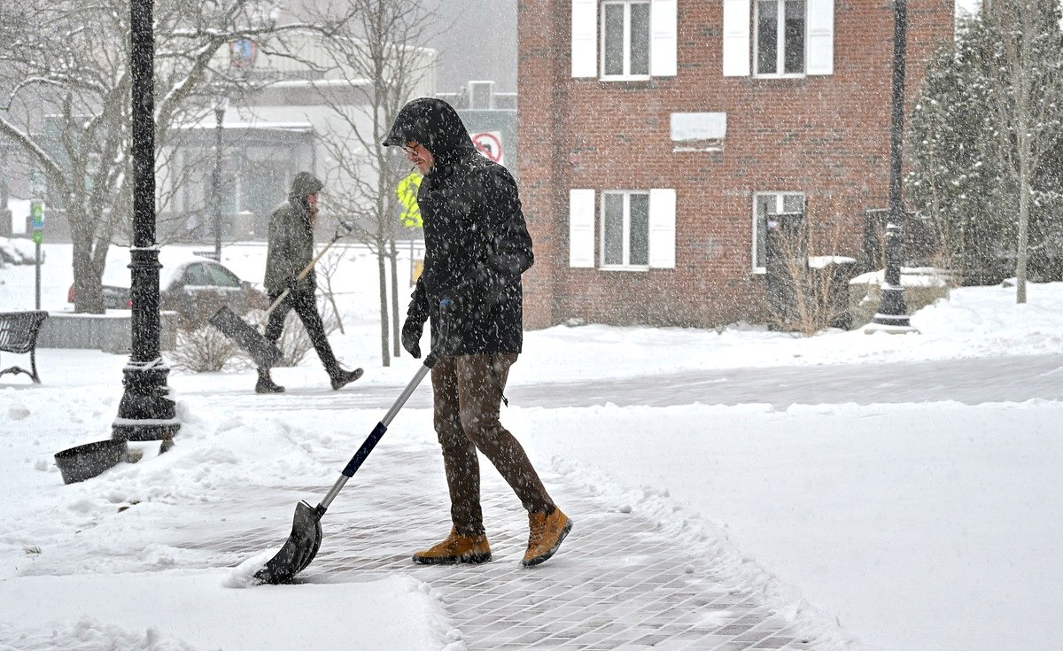 Maine will see a mess of snow, sleet and ice going into the weekend