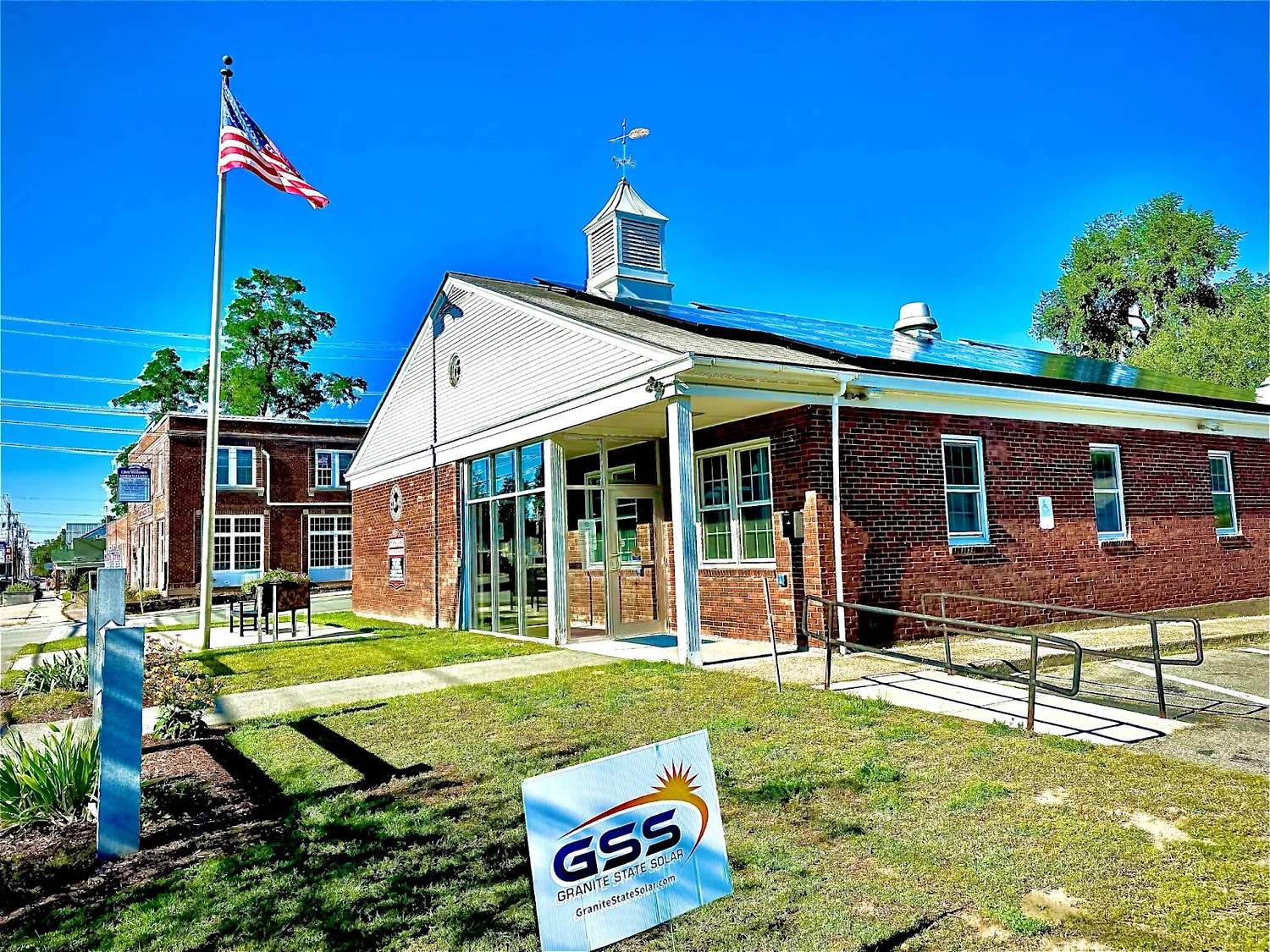 New solar array covers Charlestown town offices’ energy needs