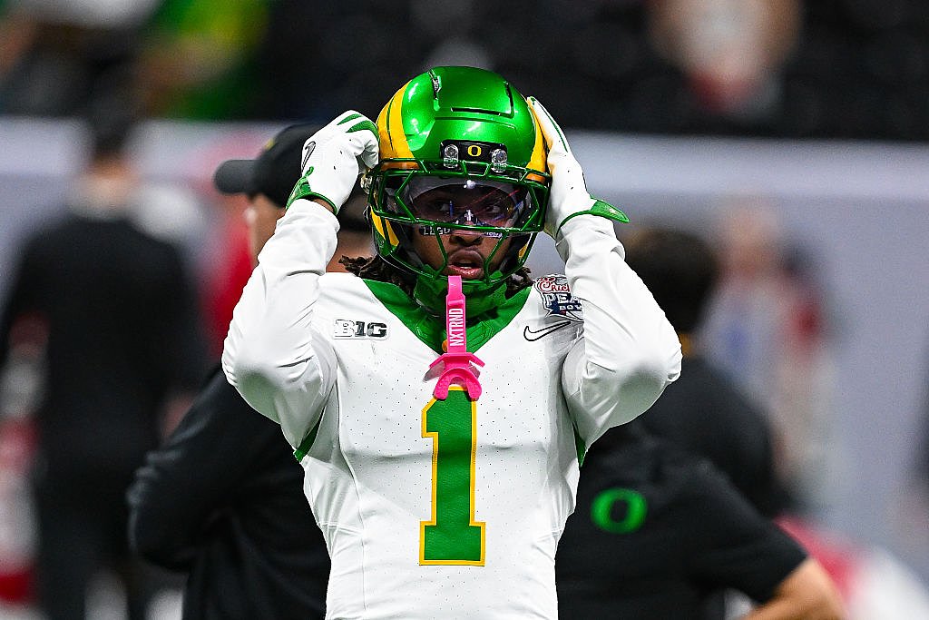 The staggering amount Oregon WR Dakorien Moore reportedly spent on his 2025 high school prom