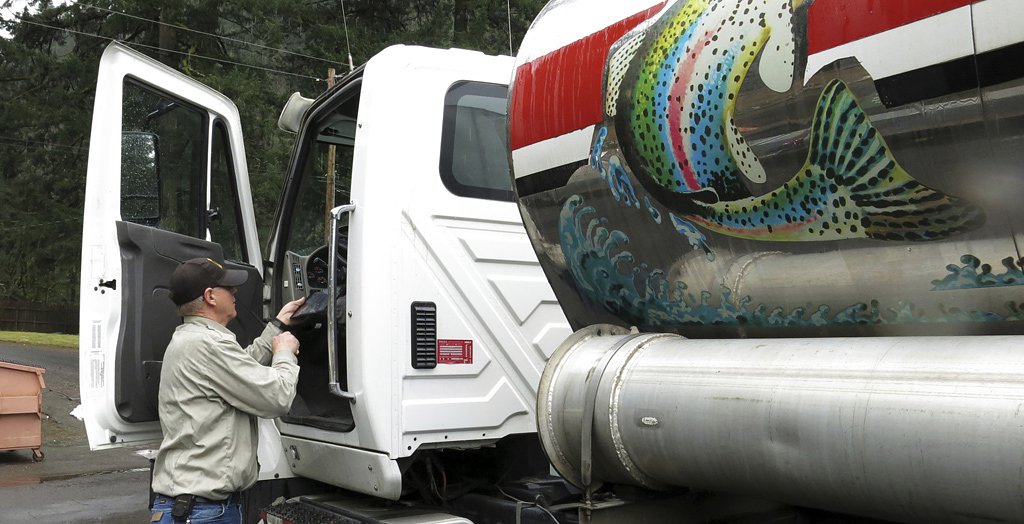 Fishy revision to Oregon salmon rules sparks outcry