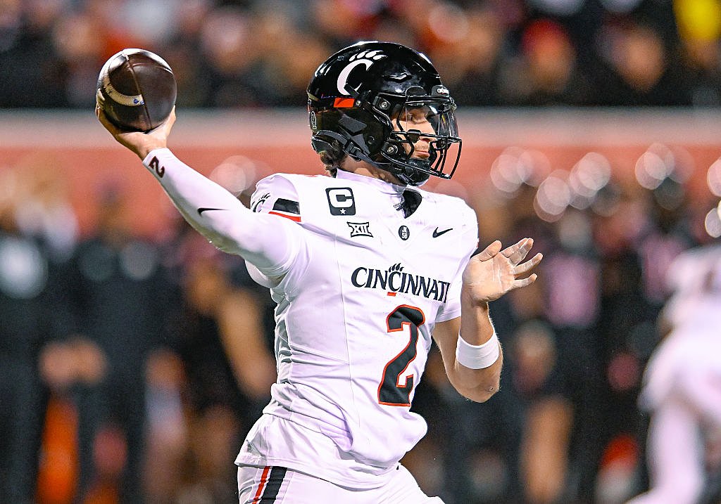 Star college QB who bet $90K on sports eligible to play after ruling from local judge