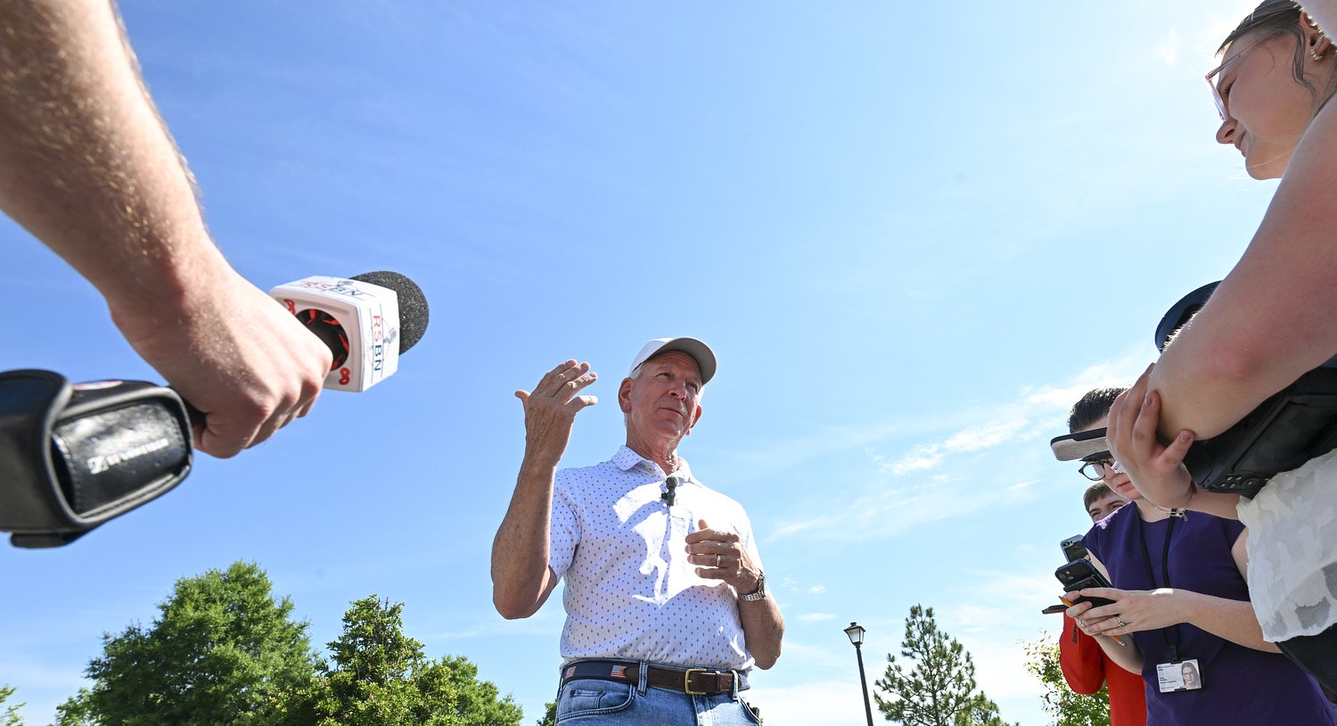 Tommy Tuberville bucks Nick Saban plan to save college sports, proposes own bill