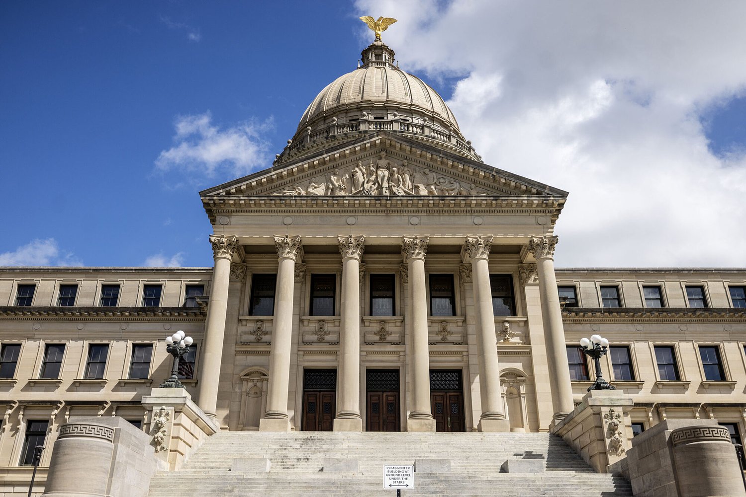 Mississippi tried redistricting in 2001 special session. The majority party fumbled