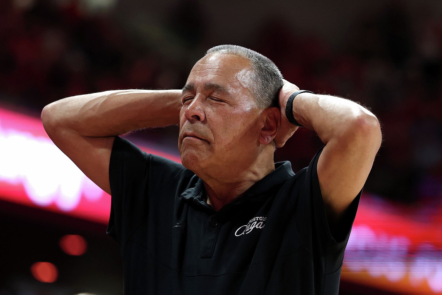 Winter weather is wrecking havoc on college hoops' biggest games in Texas