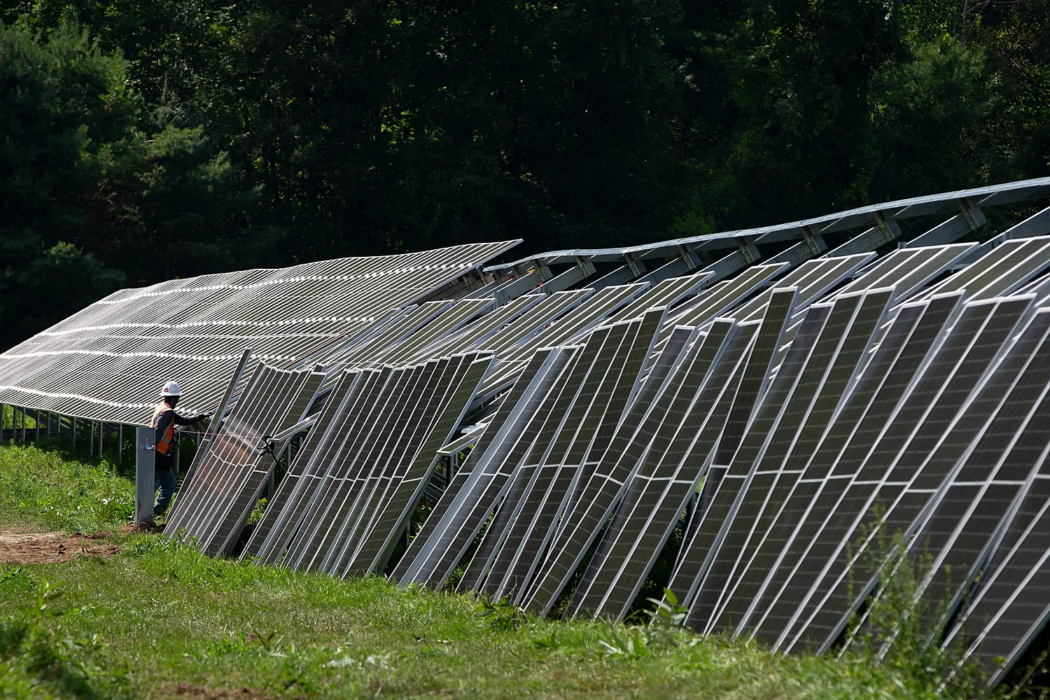 Hunt Road Solar project nears completion in Windsor