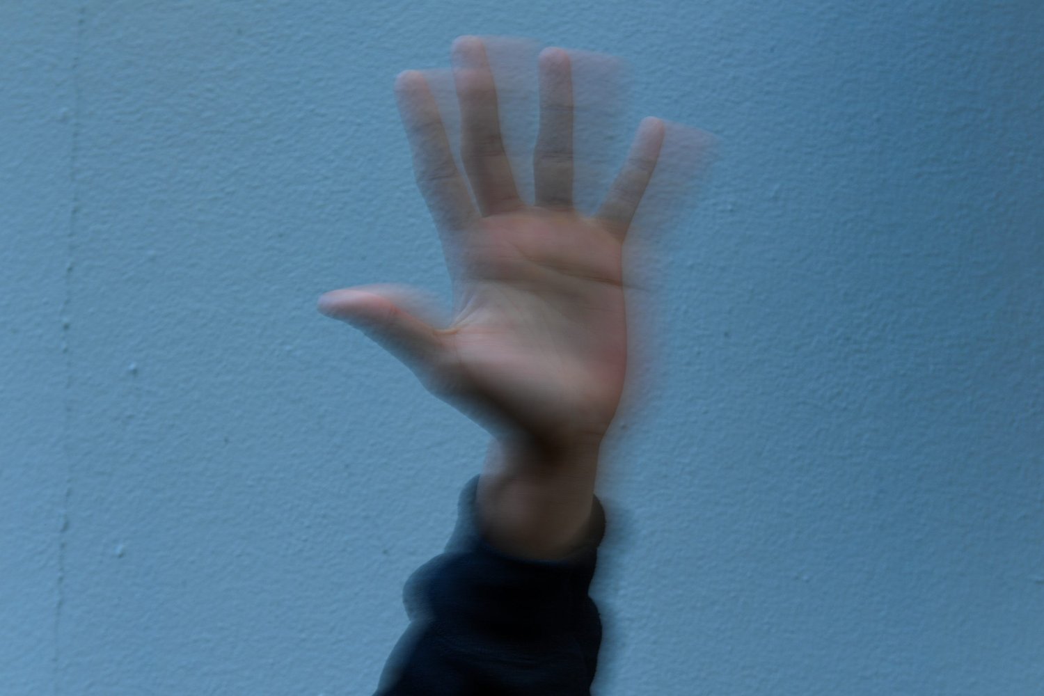 Make like a Midwesterner and wave ‘hi’ — at anyone and everyone