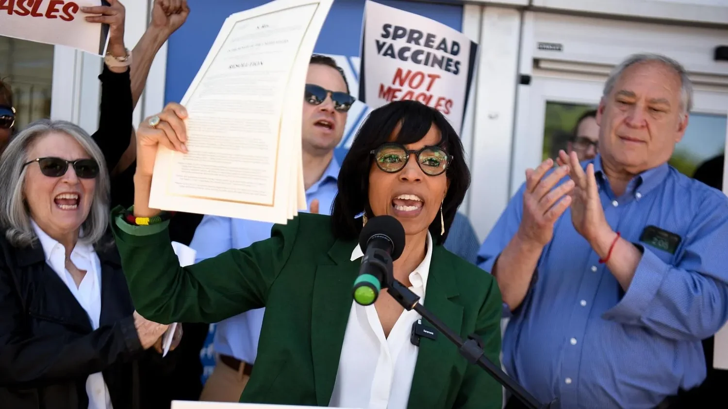 Sen. Alsobrooks calls on RFK to resign 