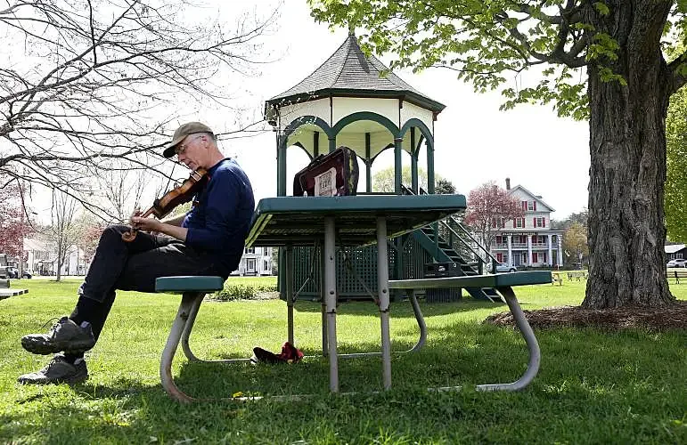 Royalton Farmers Market to operate weekly, thanks to $12K grant