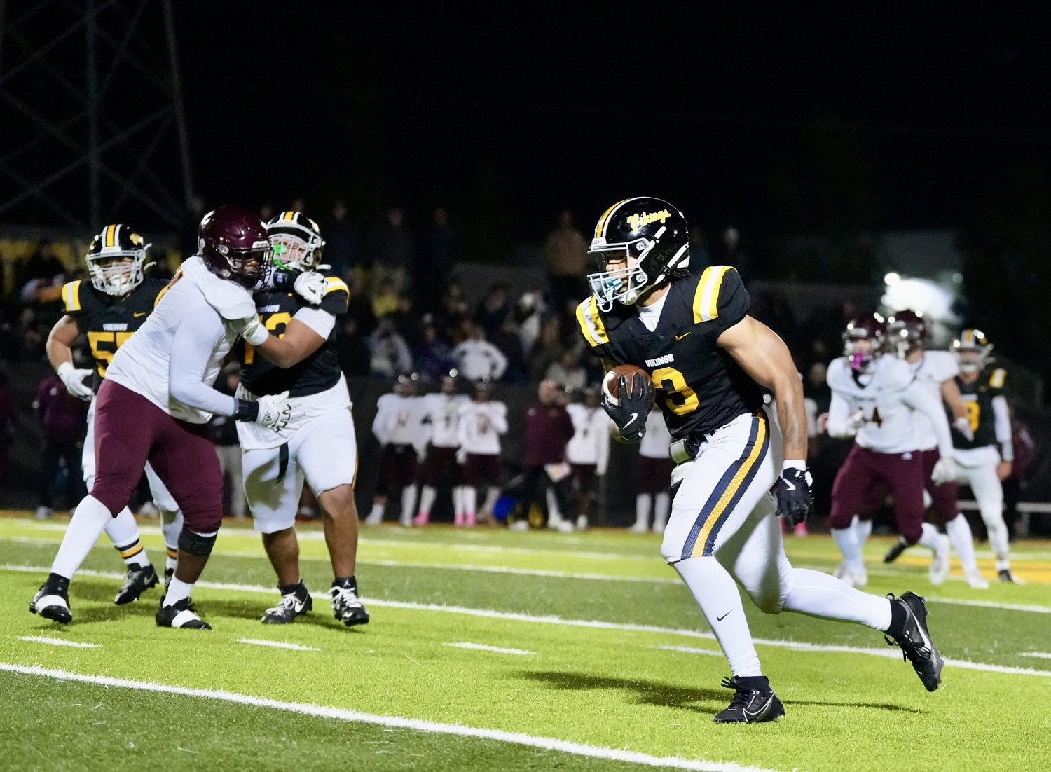 St. Laurence LB Sean Rice commits to Illinois