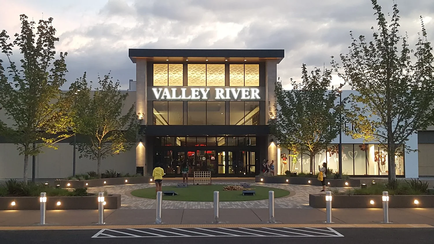 Dick’s House of Sport coming to Valley River Center