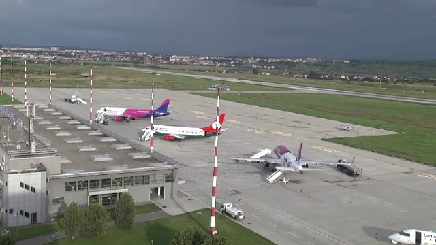Urmărit internațional, prins pe aeroportul din Sibiu: era căutat în Austria