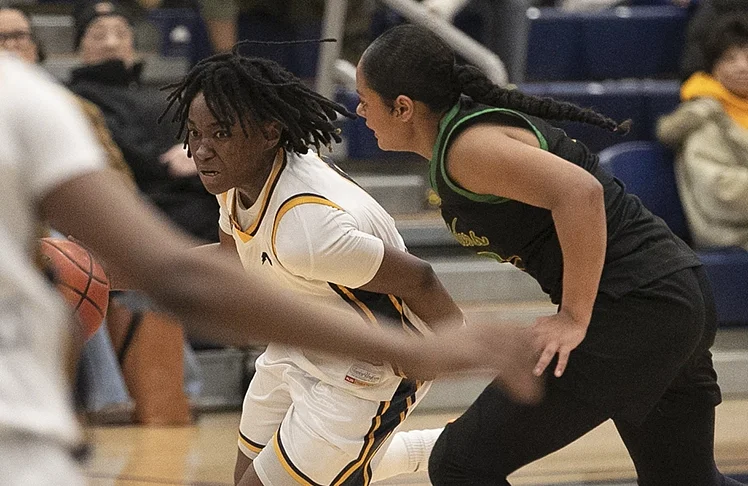 Bellevue, Eastside Catholic Girls Advance To 3A District 2 Championship Game
