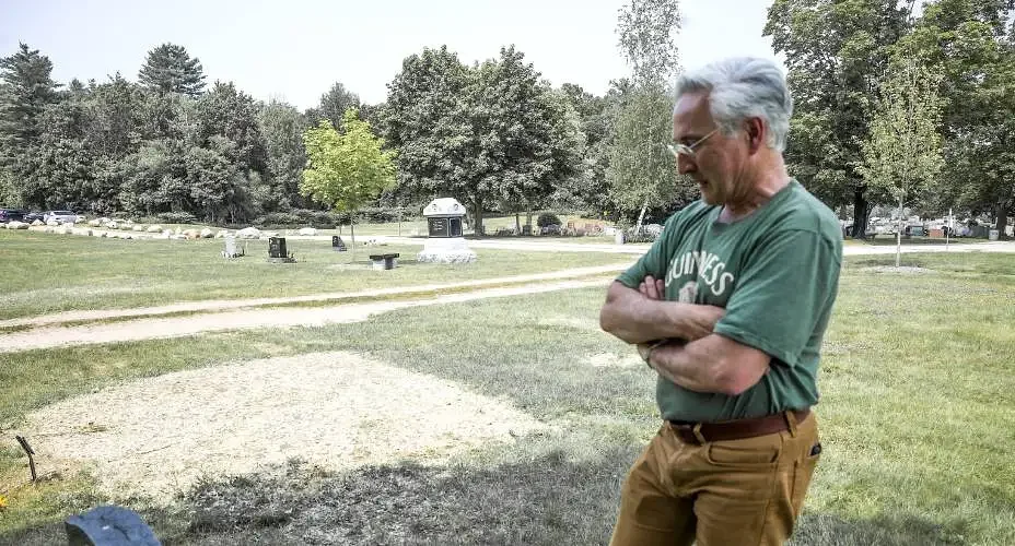 Pembroke father fights denial of daughter’s burial in veteran cemetery
