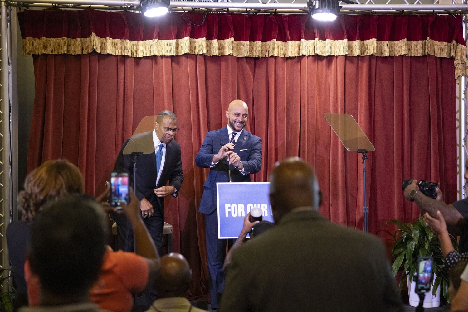 Arthur Hunter drops out of mayoral race, endorses Duplessis