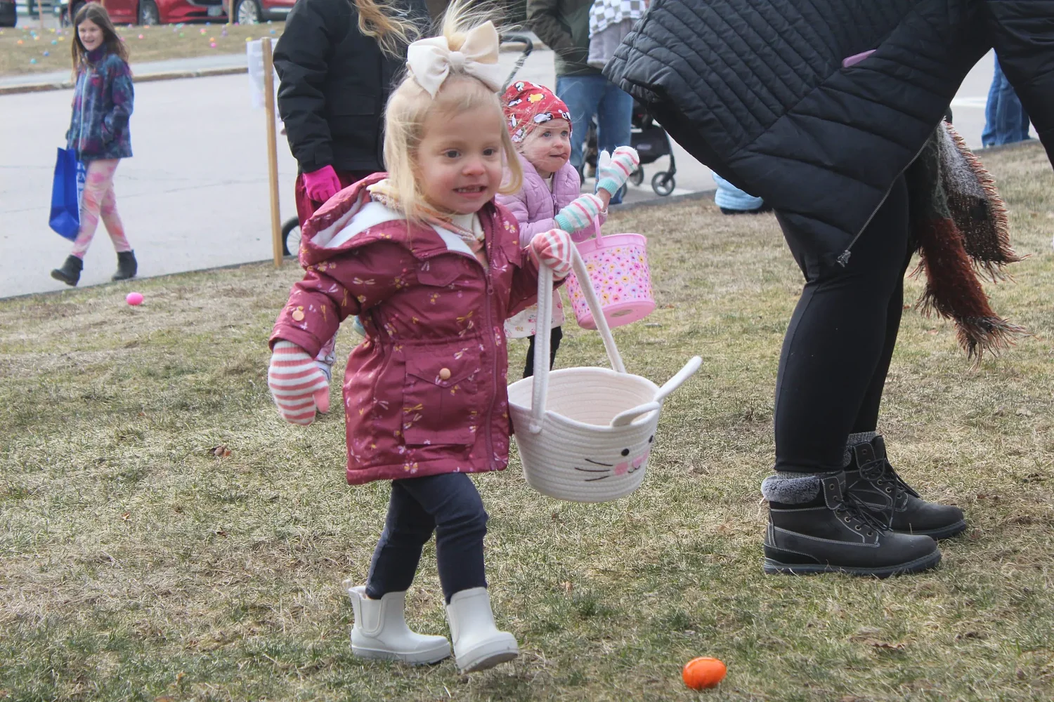 Local communities celebrate Easter with egg hunts