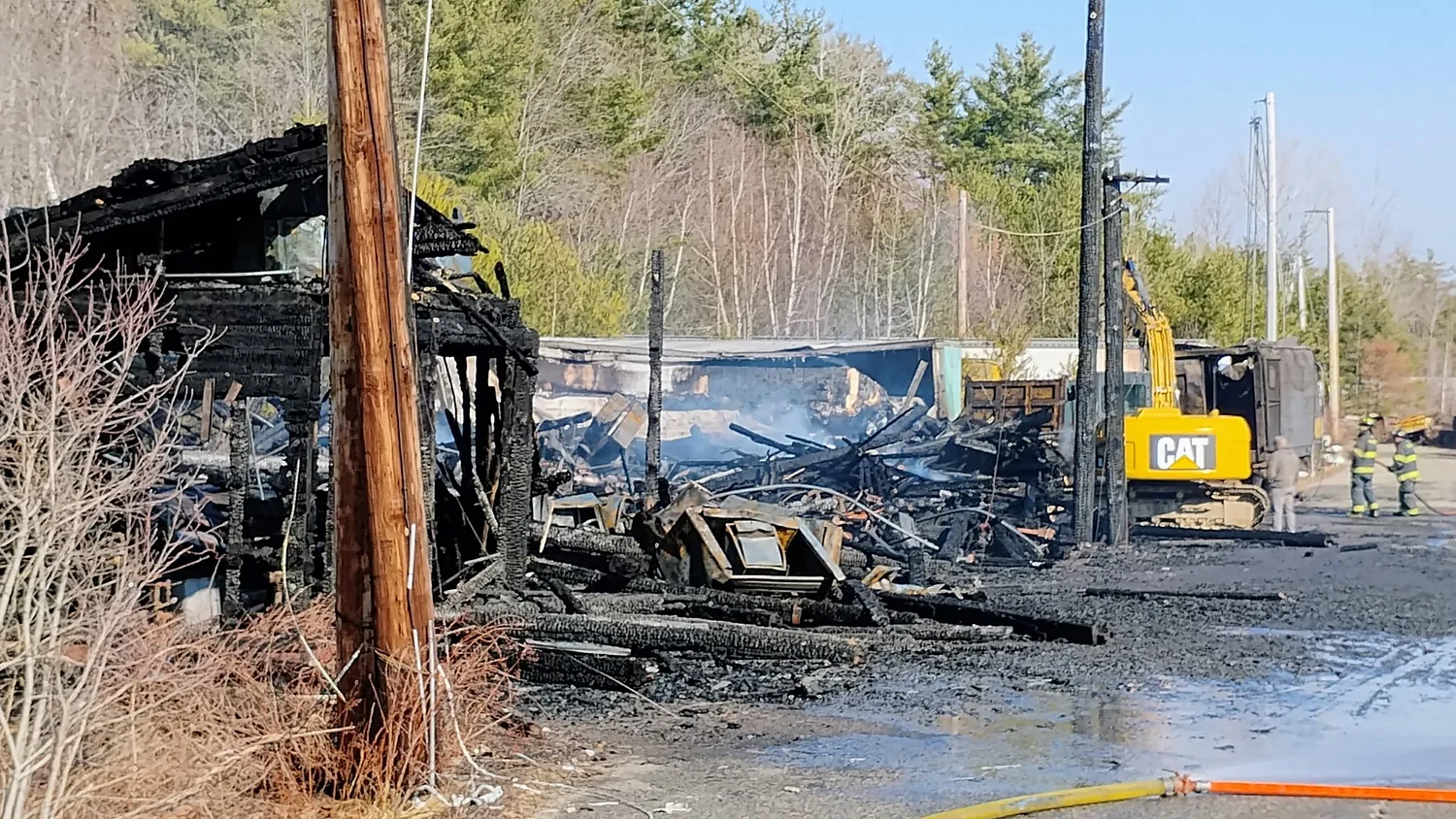 Fire destroys old mill buildings in Winchendon