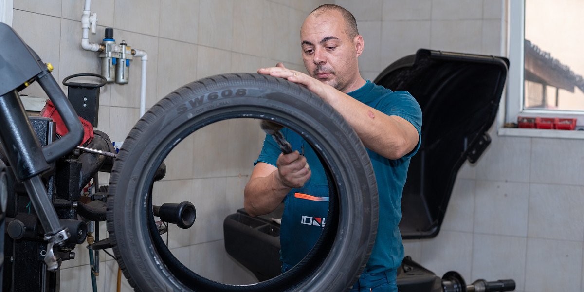 IONY te pregătește pentru iarna la volan: reduceri la acumulatori și anvelope 3+1 gratuit cu montaj inclus