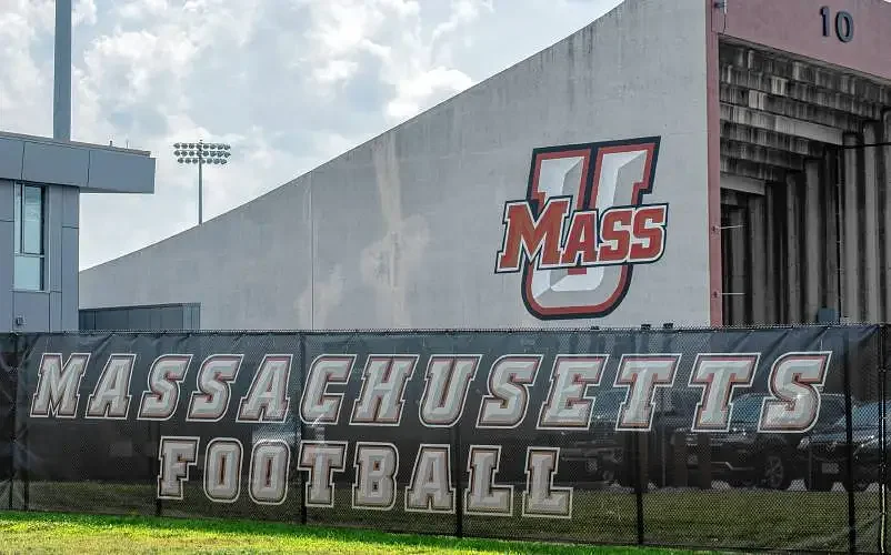 UMass football inks 21 on National Signing Day