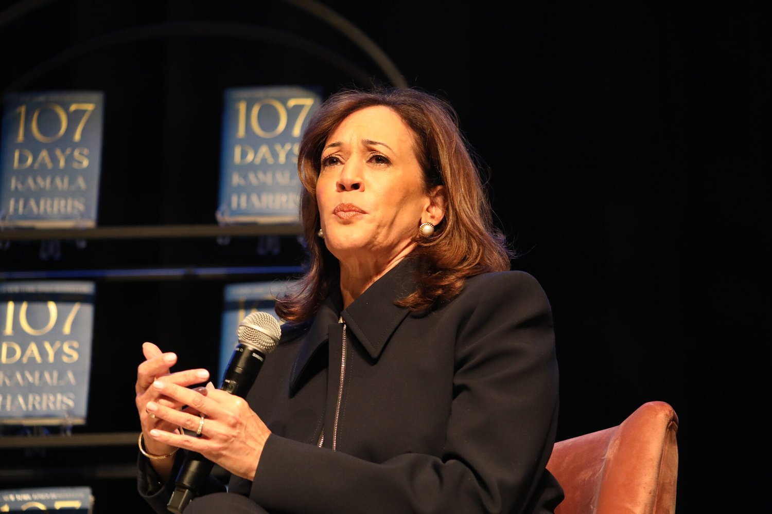 Former VP Kamala Harris speaks before packed crowd in Jackson on book tour