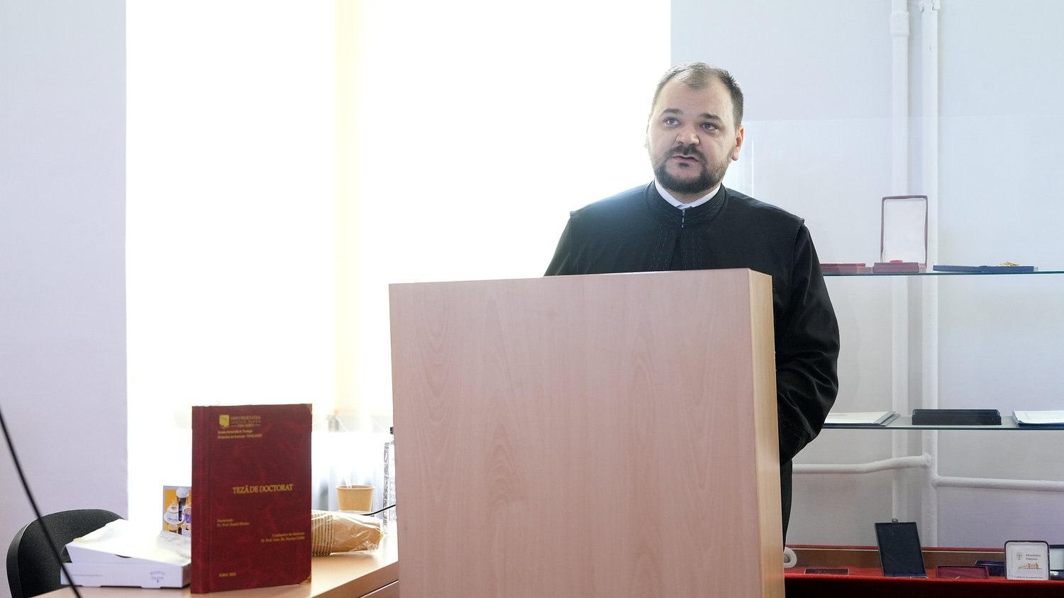 Părintele Daniel Hlodec a primit titlul de doctor în Teologie la Universitatea „Lucian Blaga” din Sibiu