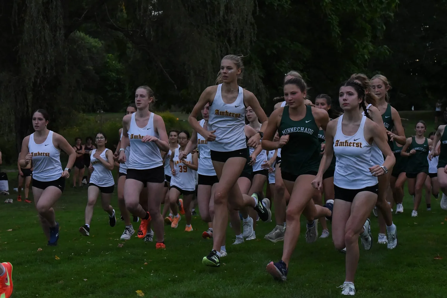 H.S. Roundup: Amherst cross country teams split meet against Longmeadow
