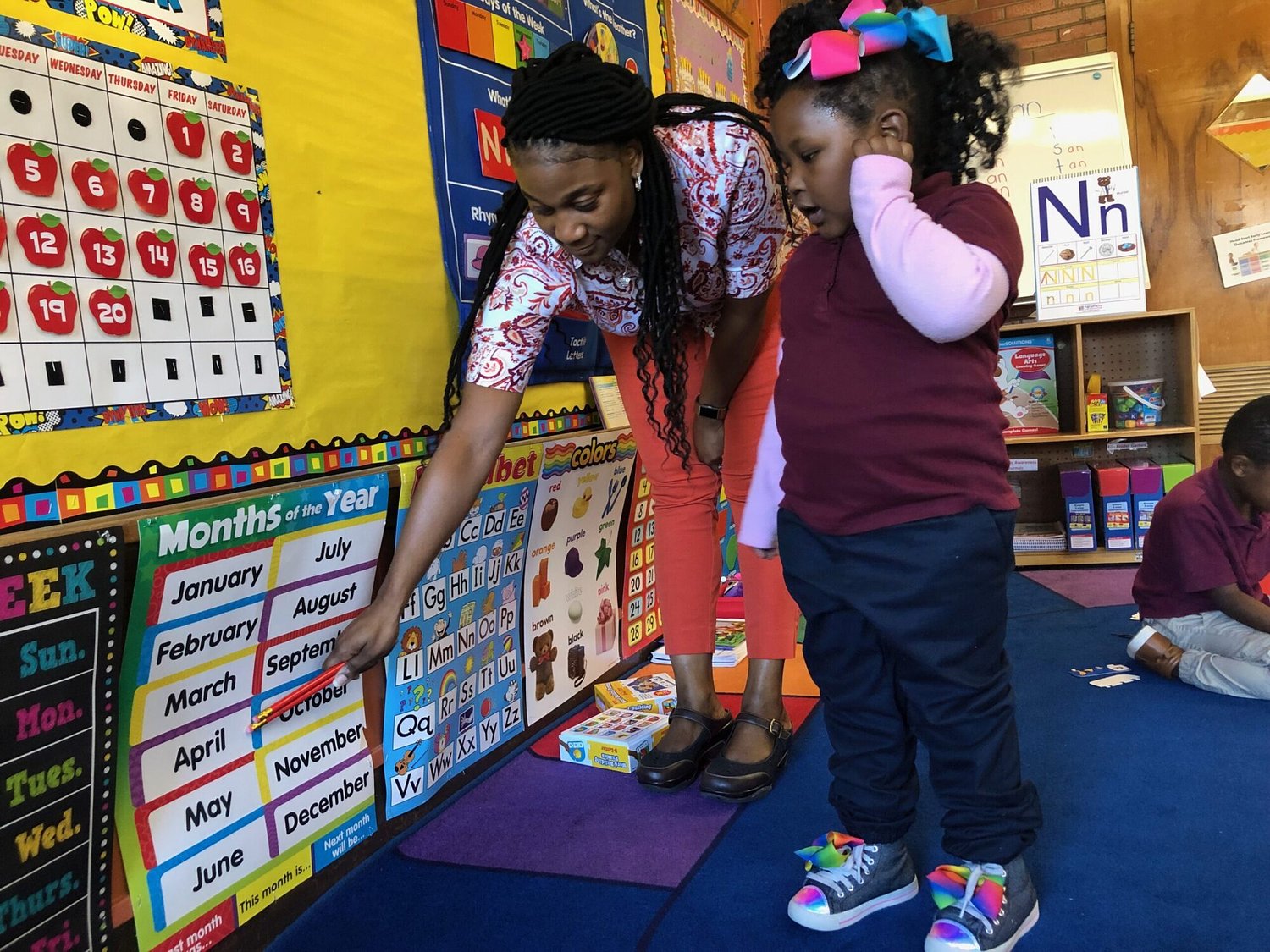 Auditor Shad White says Legislature should raise pay floor for Mississippi’s assistant teachers