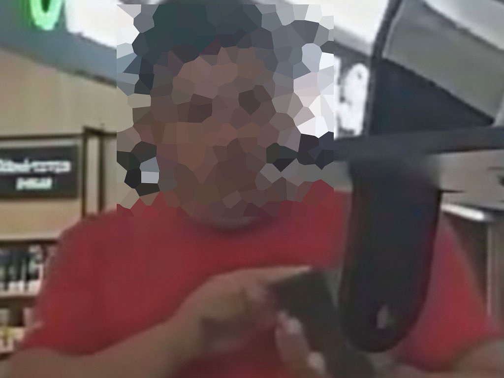 Furt în miezul zilei la Shopping City Sibiu: Hoțul unui telefon mai are o șansă să nu-și strice cazierul