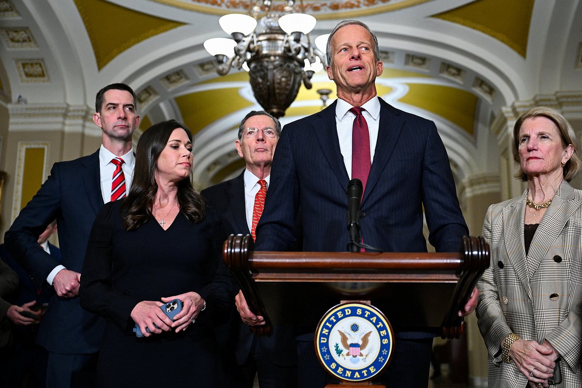 Senate to consider bill that would end partial government shutdown, fund DHS