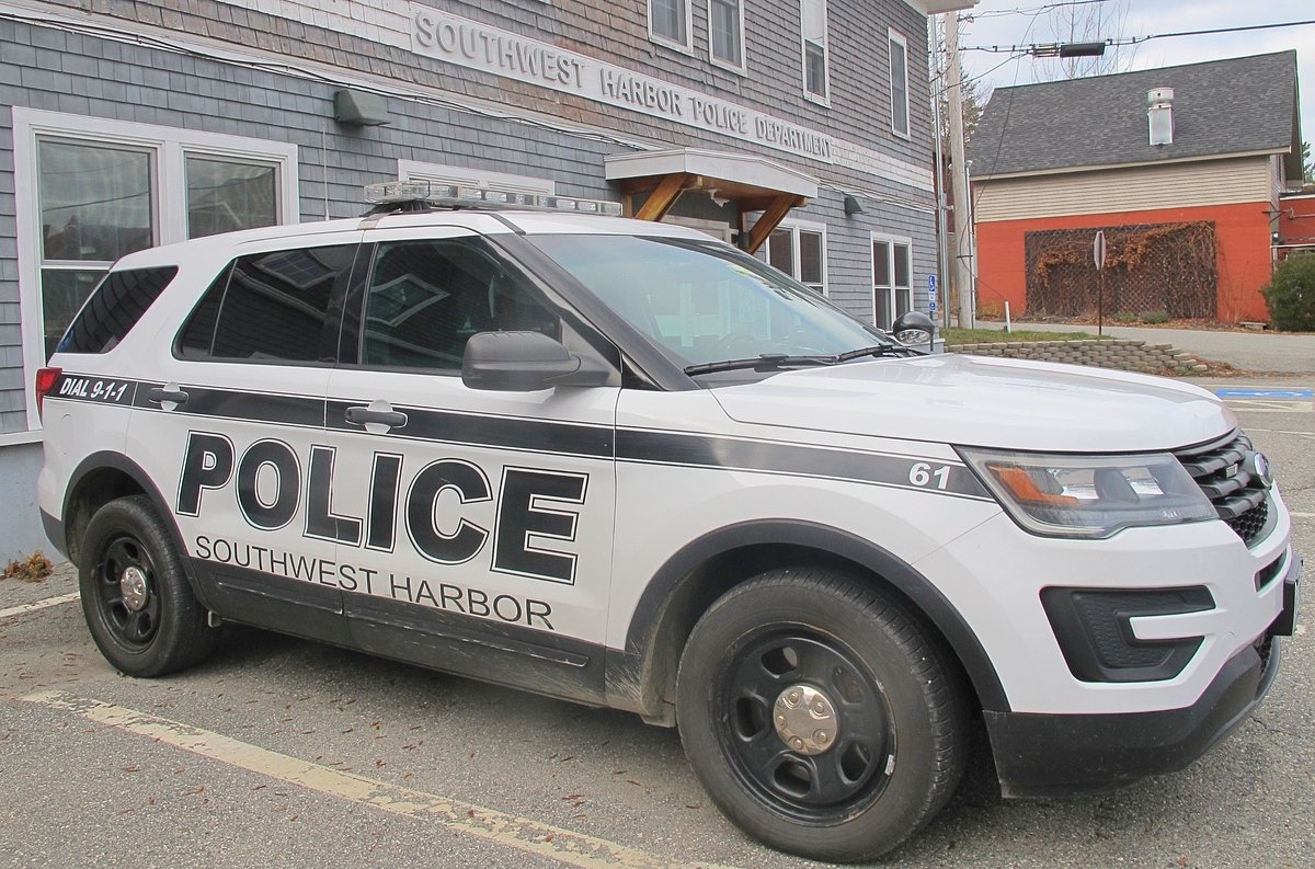 Fired Southwest Harbor police sergeant files grievance against town
