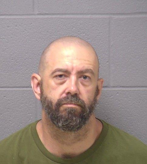 Crest Hill man charged with battery of pregnant woman