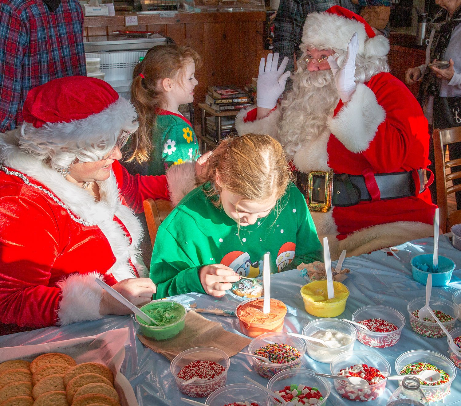 Meet Santa and Mrs. Claus at Hole in the Wall Bagel Shop