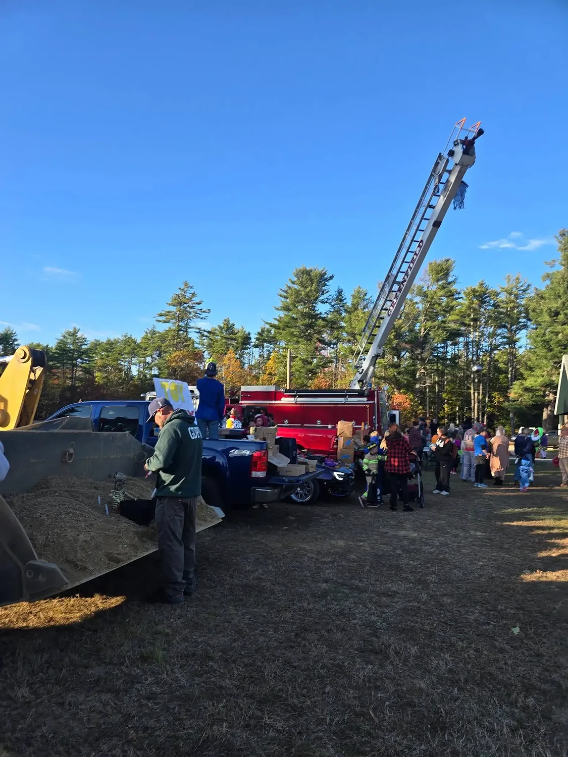 Greenfield community celebrates Halloween at Oak Park Trunk or Treat