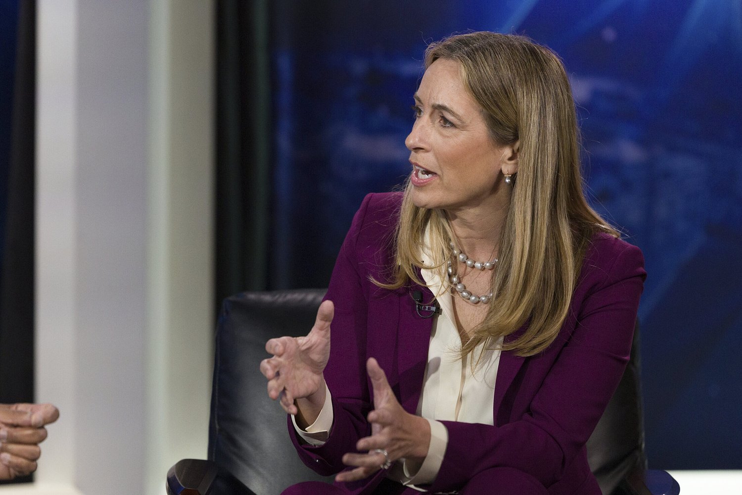 Mikie Sherrill courts N.J. Jewish community in governor’s race