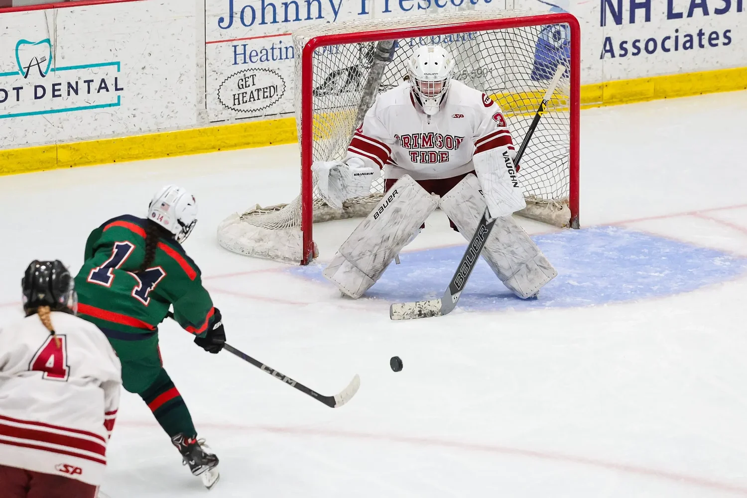 Local high school hockey teams see mixed results at Everett Arena