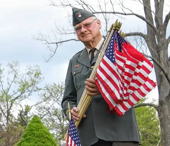Vietnam vet's decades-long tribute to fallen comrades continues
