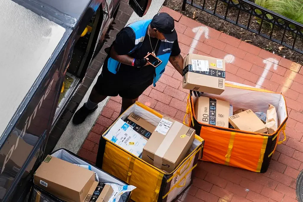Breaking: Amazon Actually Employs Its Delivery Drivers