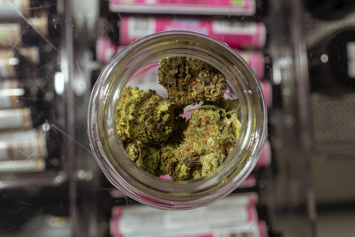 Hours after statewide ban is reinstated, smokeable hemp is temporarily back on Texas shelves, court rules